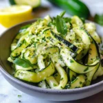 Zucchinisalat roh geraspelt